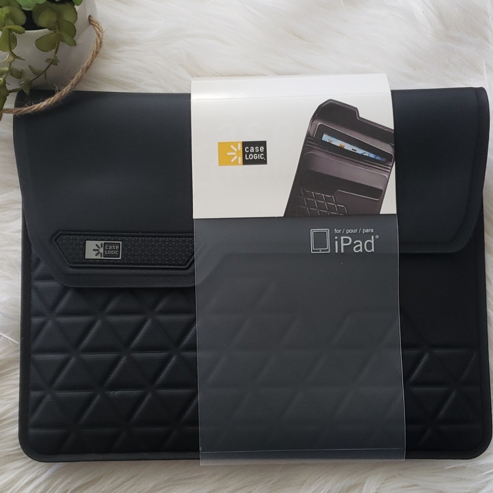 Case Logic Premium Black iPad Sleeve
